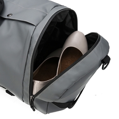 Die Turnhallen-Tasche der wasserdichten Turnhallen-Kleidersack-Männer mit der Schuh-Fach-Eignung im Freien