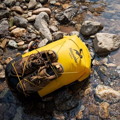 Kayak fahrender leichter wasserdichter wandernder Rucksack