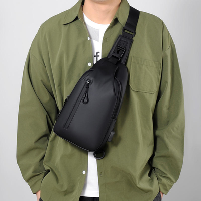 Der Schultertasche-Männer ISO wasserdichte quer- der Riemen-Kasten-Tasche mit USB Aufladung