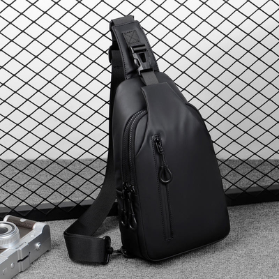 Der Schultertasche-Männer ISO wasserdichte quer- der Riemen-Kasten-Tasche mit USB Aufladung